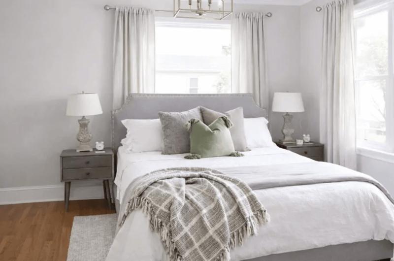 Deluxe Queen Room interior